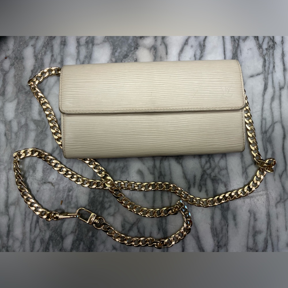 Louis Vuitton Epi Sarah Wallet in Cream